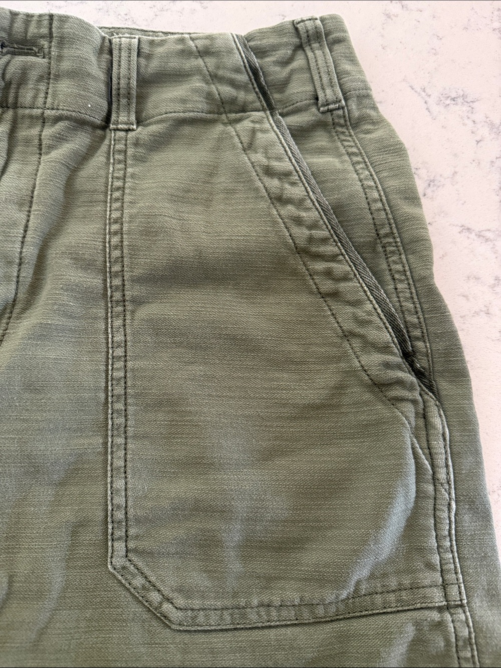 Faherty High-Rise Olive Green Cargo Shorts for Women - Picture 3 of 8